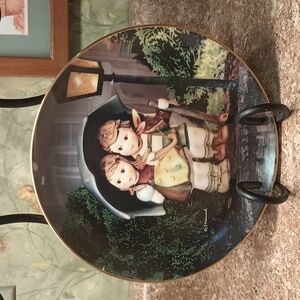 Hummel Plate Little Companions "Stormy Weather" Limited Ed 1 of 12 (Have All 12)